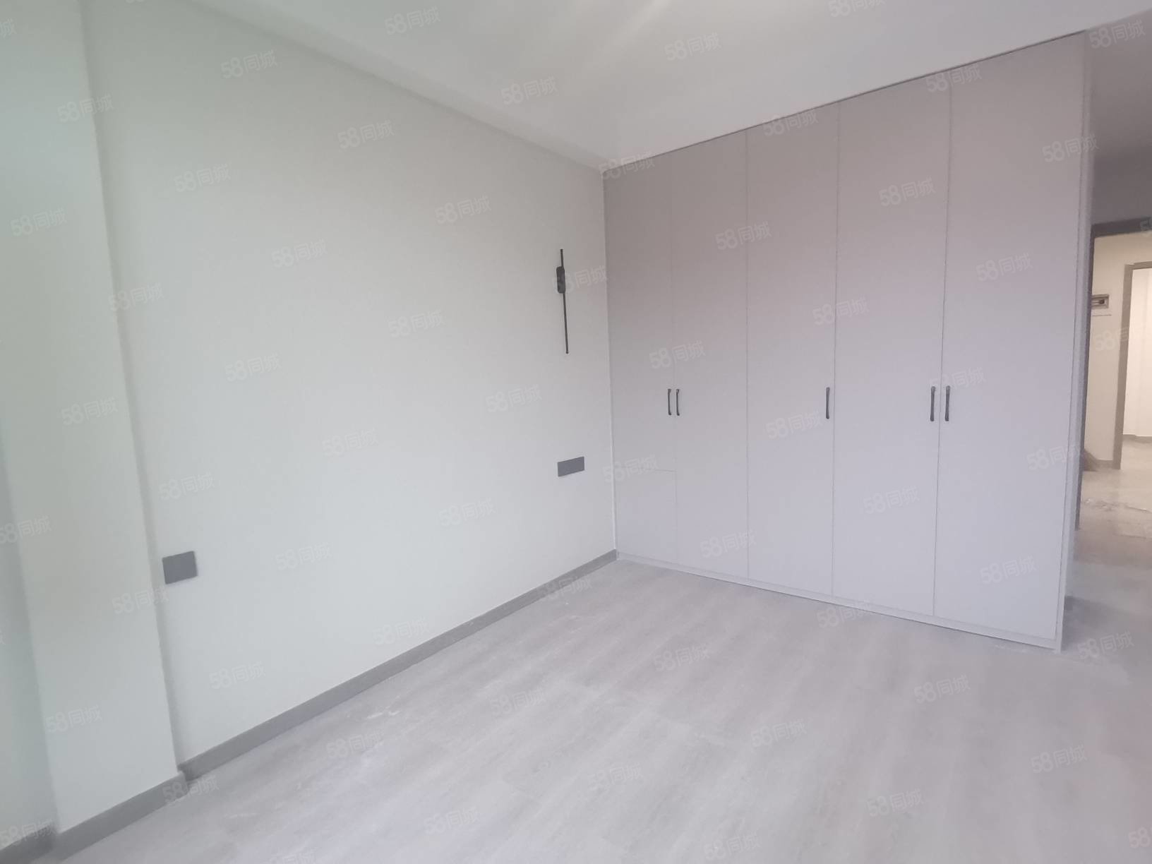 翠光一区3室2厅2卫104㎡南北78万