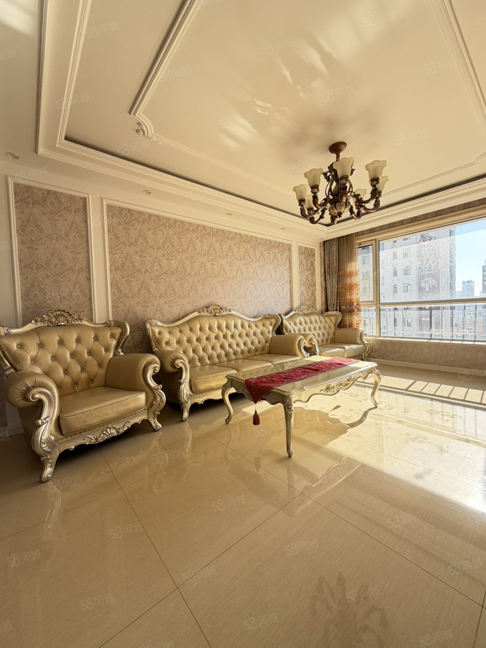 东艺春城3室2厅1卫112㎡南北56万