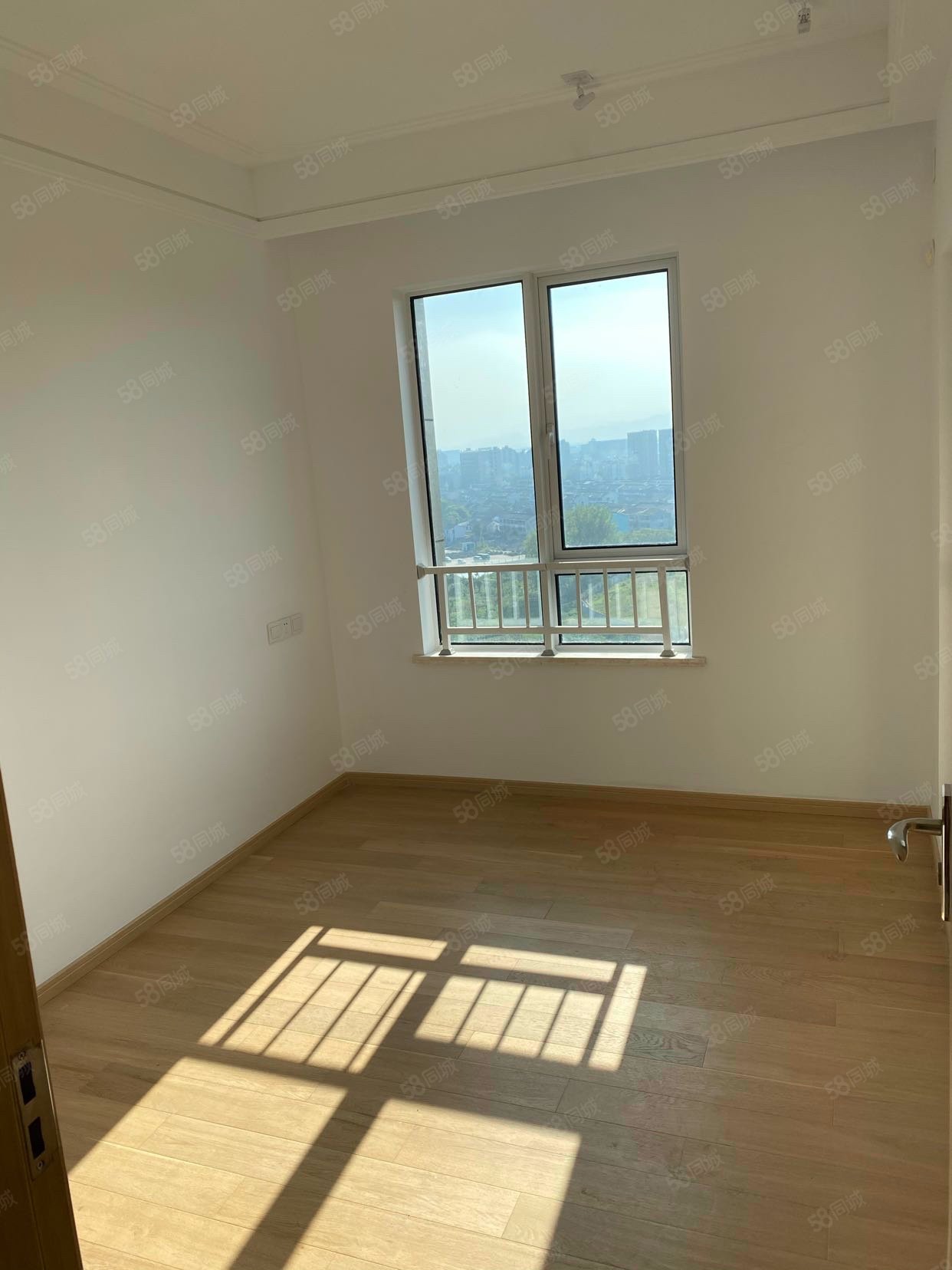 大悦雅园3室2厅2卫114.04㎡西南275万