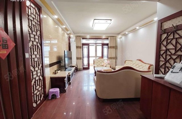 名人苑三期 湖边休闲 低密宜居 精装 诚心出售