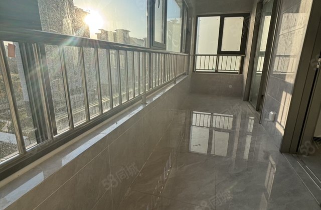 一实验，区政府明康康盛园，方正户型双阳台赠车位储藏室，中层