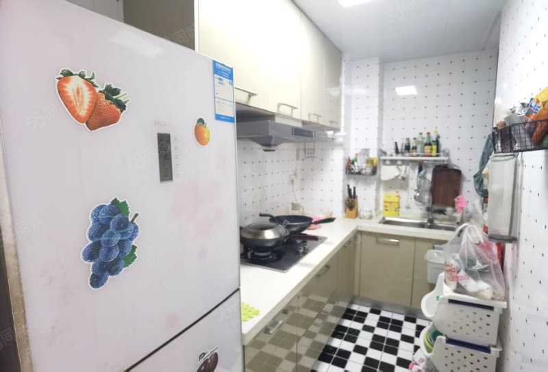 天下公馆3室2厅1卫93㎡南北43万
