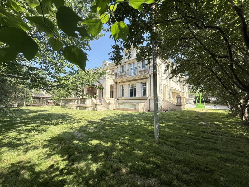 財(cái)富公館6室4廳8衛(wèi)1500㎡南北8400萬