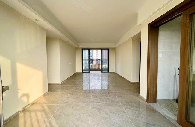 保利时代4室2厅124.88㎡105万二手房图片