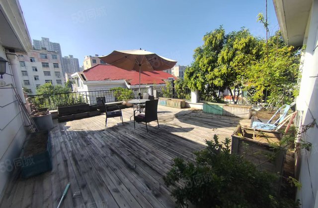 新上独栋别墅！四面环院！占地一亩！产权清晰！上下三层！免大税