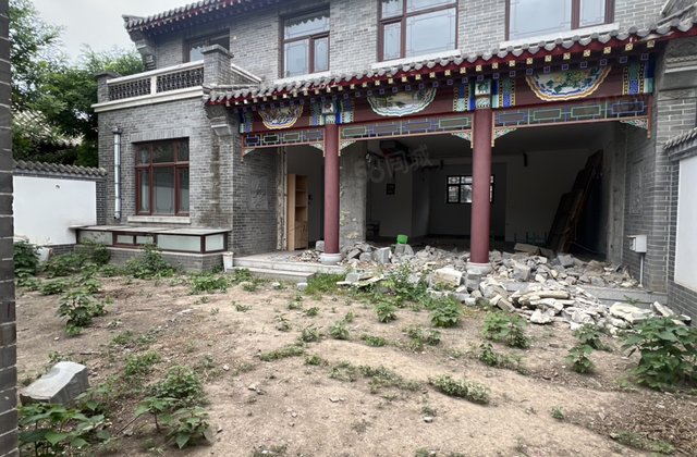 古楼别墅 东昌御府 邻大路 门前可停车 带大院子 看房方便