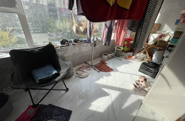 锦绣学府三室.95万免大税送车位储藏室