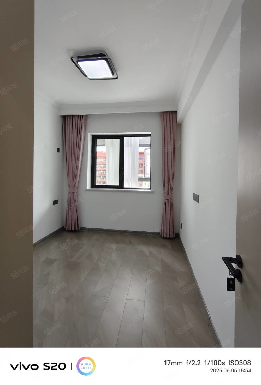 新城明珠3室2厅2卫110㎡南北58万