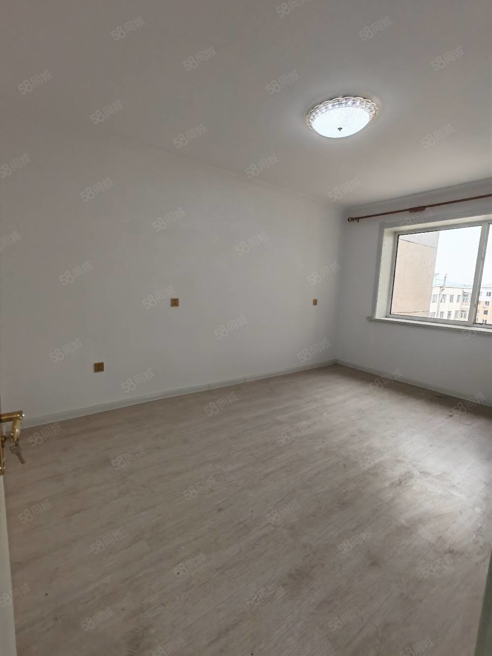 工商局小区3室1厅1卫78.23㎡东西12.5万