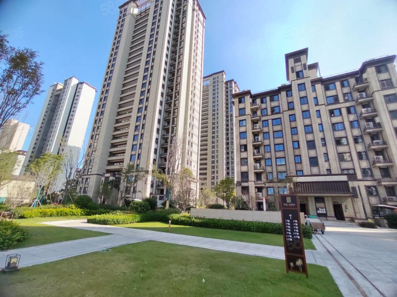 荣润晨熙府3室2厅2卫115㎡南123.8万