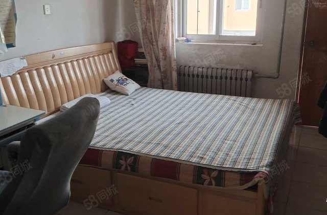 亚大小区3室2厅1卫