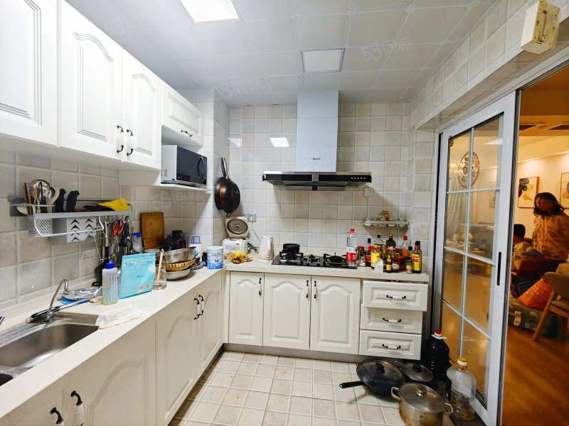 麓山印象 产权清晰 双卫格局 带电梯 临地铁 满五 精装修