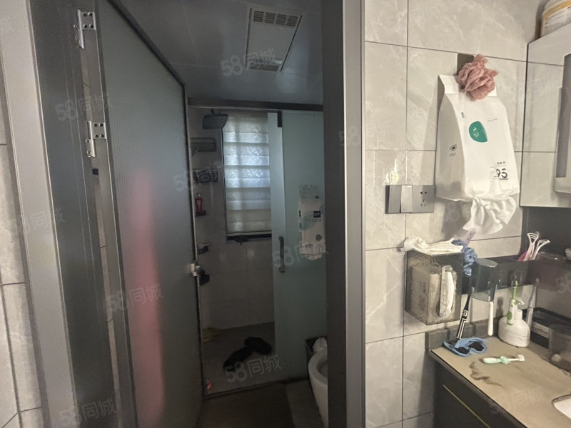 皖新江山樾3室2厅1卫118㎡南北82万