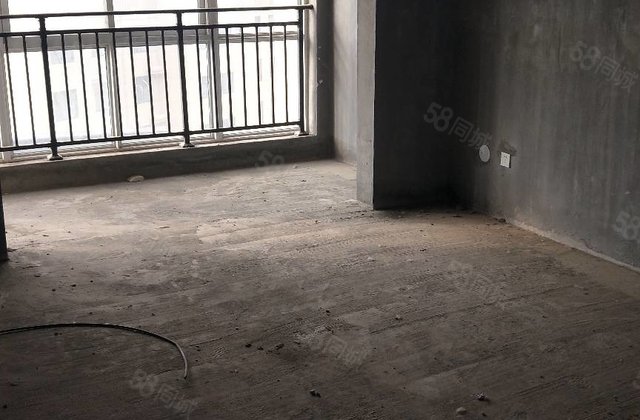 卫辉阳光华府 首付26万 电梯中层 两卧朝南 无浪费面积