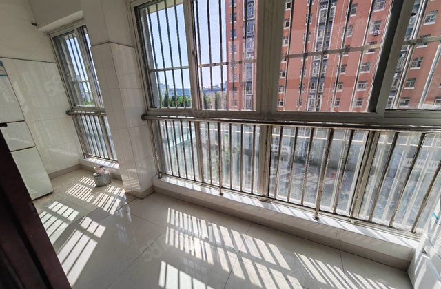 48万多  三室免大税带储藏室 双阳台