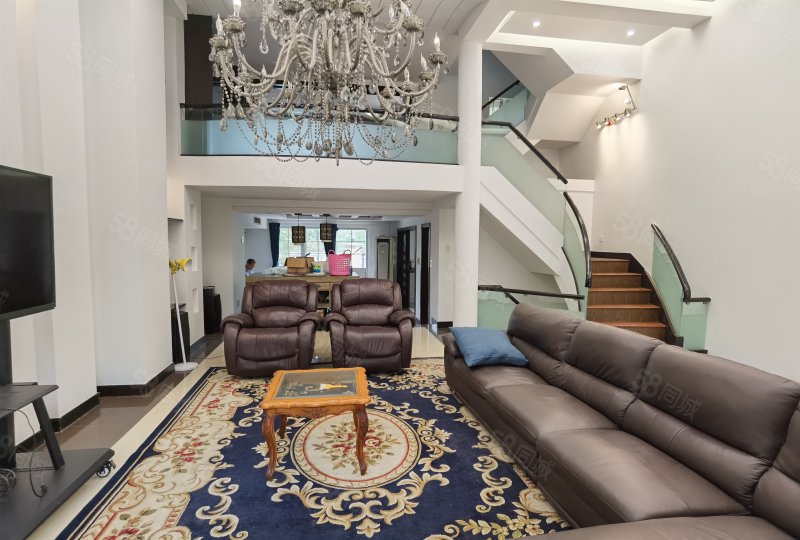 挑高客厅双车位 全屋精装修拎包入住,奥玎宫廷别墅-上海58同城