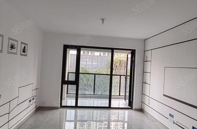 单价8开头 万达 汽车站附近 江山印 斜对过 三居 可按揭