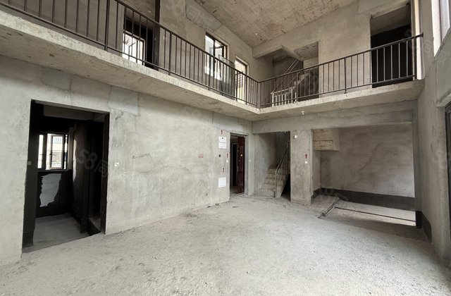 融创春澜府5室2厅184㎡180万二手房图片