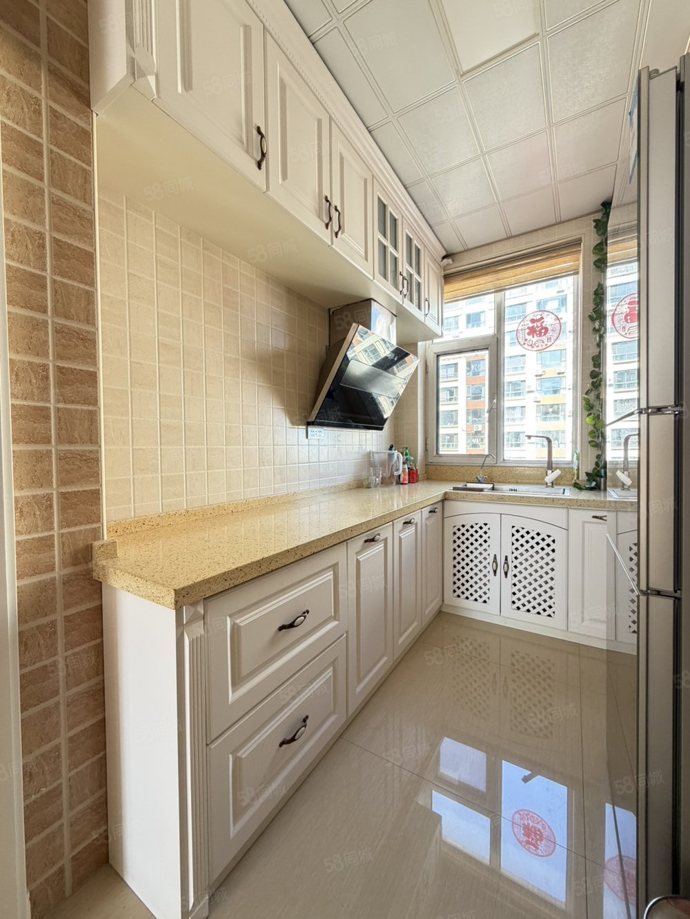 东艺春城3室2厅1卫112㎡南北56万