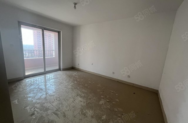 先锋社区，新房未住，嘎嘎新，带地下室免大税