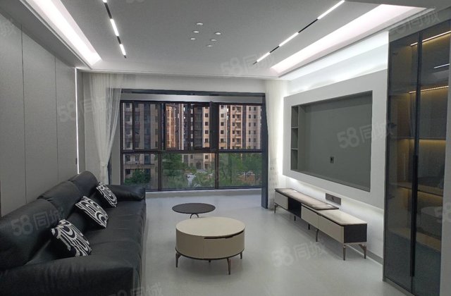 雍景园4室2厅2卫141㎡南北59.8万