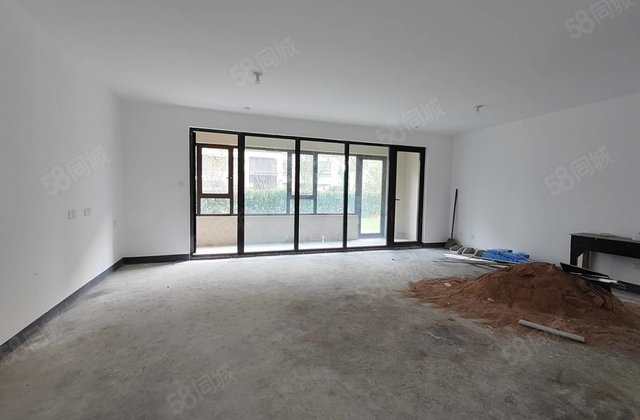 急售，湖语上院，一楼带院子，带子母车位，储藏室