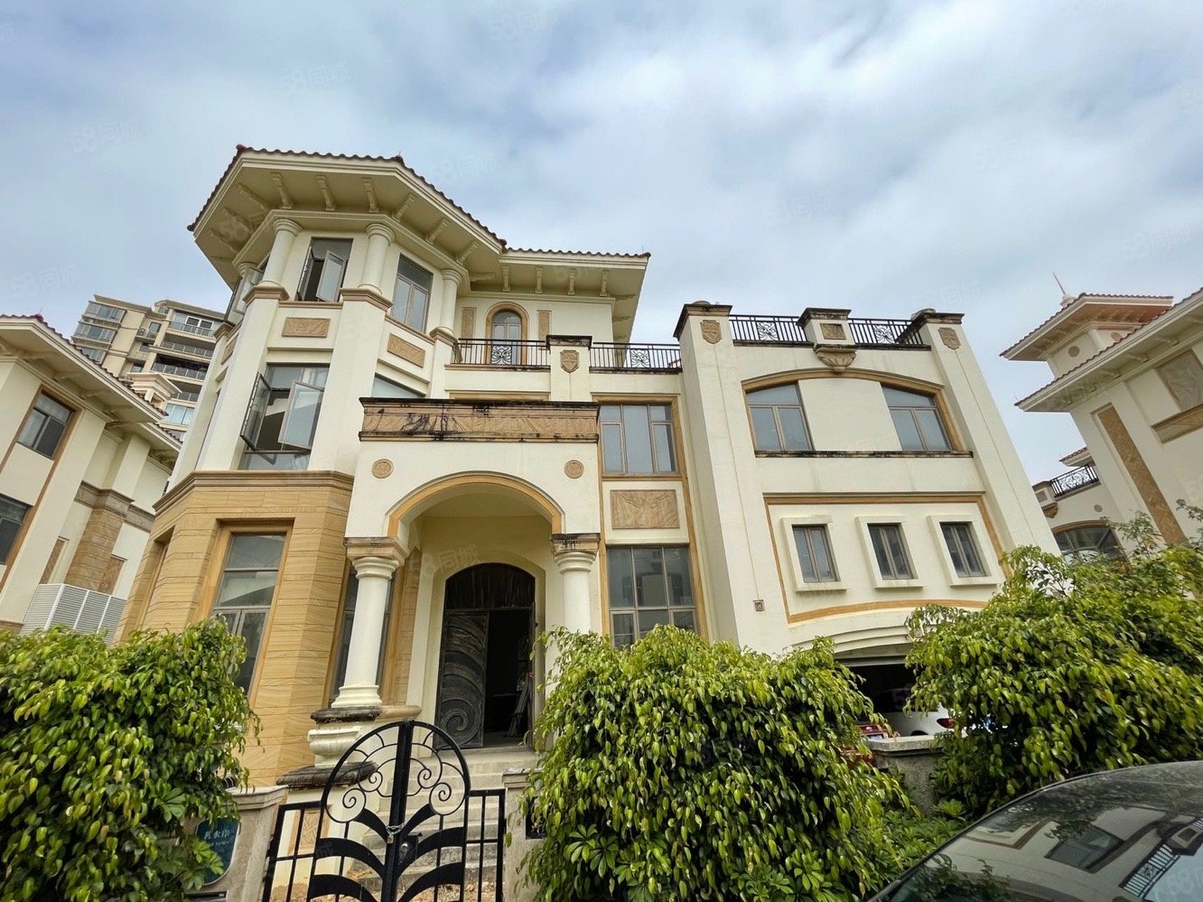 香域水岸(别墅)8室3厅5卫819㎡南2800万