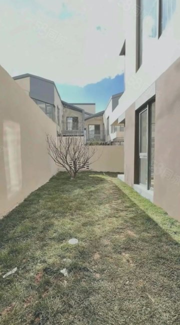 万亩康养大盘 保利春湖小镇精装修现房别墅