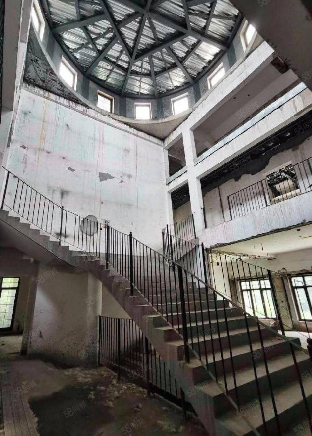 財富公館6室3廳7衛(wèi)1580㎡南北6300萬