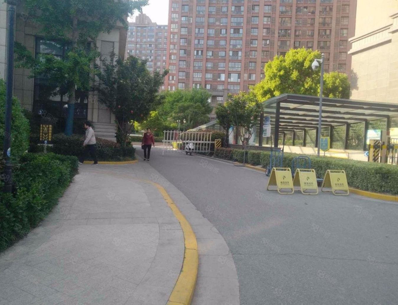 君启旁 悦达悦珑湾 中间楼层 双阳台 送车库车位,悦珑湾-盐城58同城