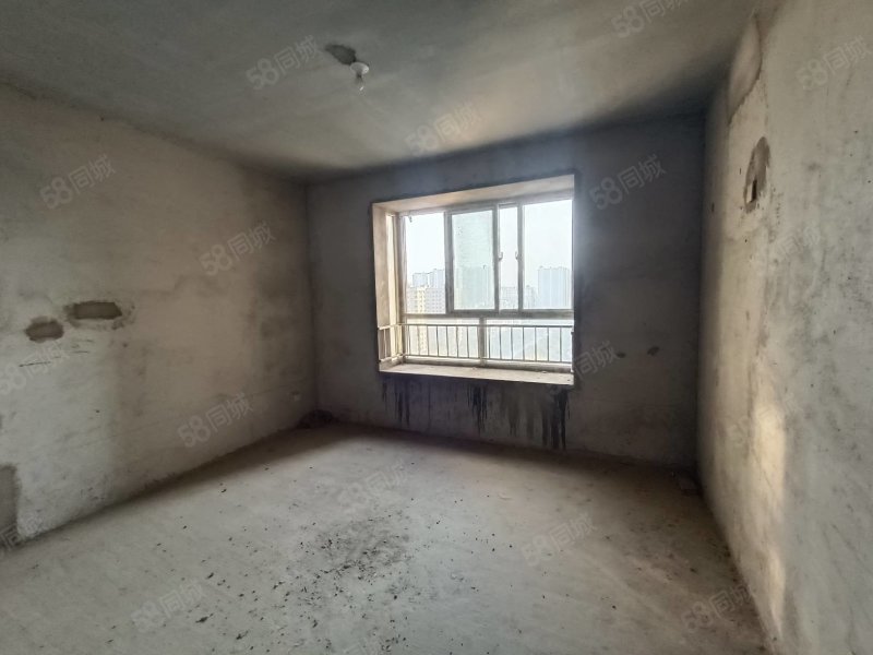 名仕豪庭3室2厅1卫125㎡南北48万