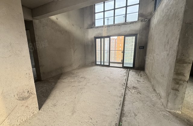 滨海湾1号6室4厅270㎡166万二手房图片