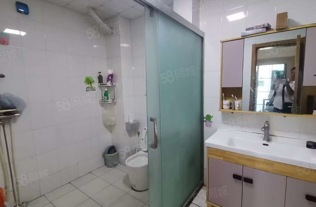 急售！月亮湾c区  香江附近  好楼层 看房方便