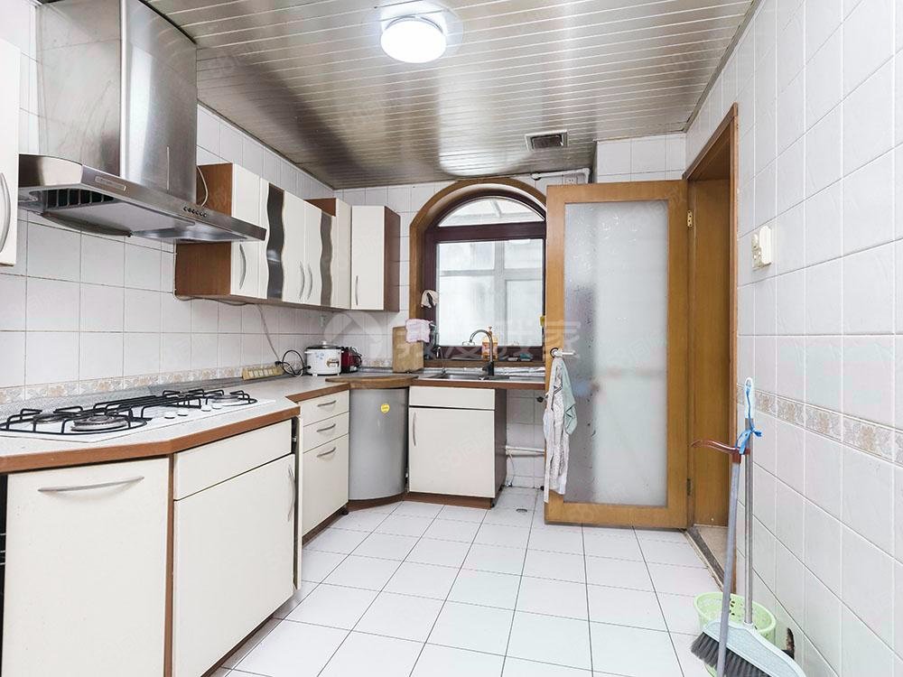 八大處山莊7室2廳4衛(wèi)318.3㎡東西3000萬