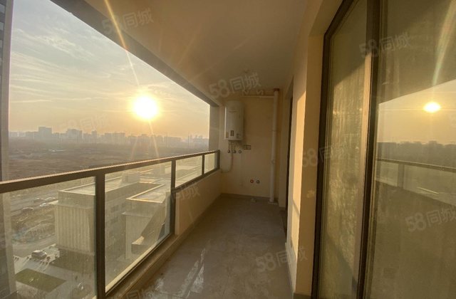 电大  领秀 理想城 送车储 双阳台 中间楼层 新房未住