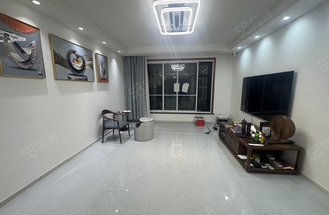 爱佳花园3室2厅136.88㎡45万二手房图片