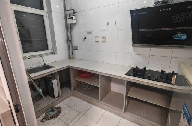 金柱康城 刚需小三室 电梯中间楼层  送储 可按揭