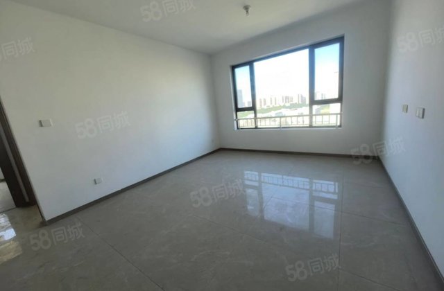 一实验，城市玖玺西边户，中间好楼层120 着急出，送储藏室