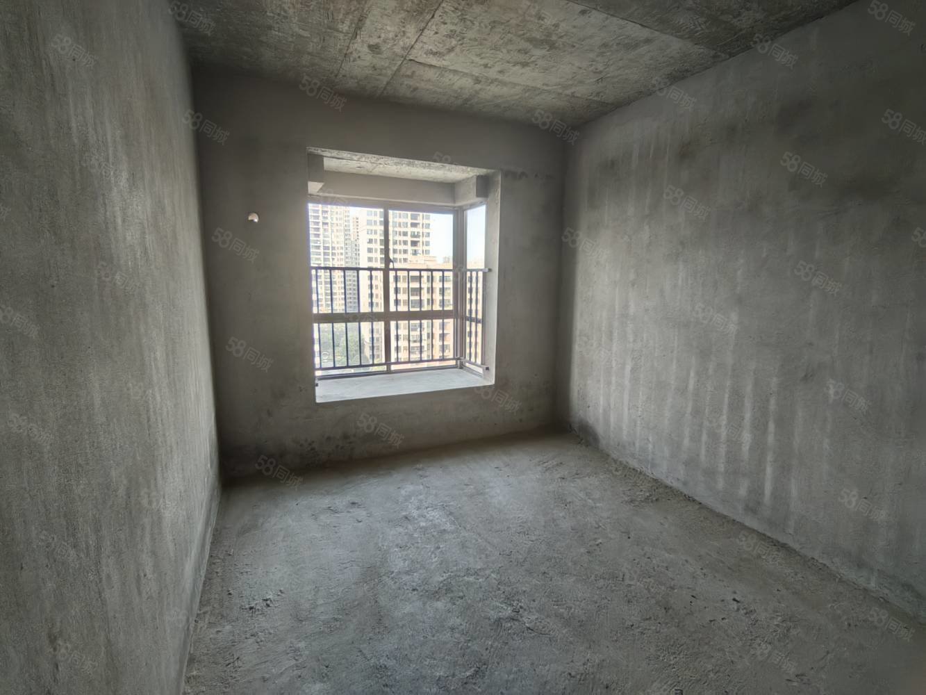 远大紫梦城3室2厅2卫130㎡南北59万