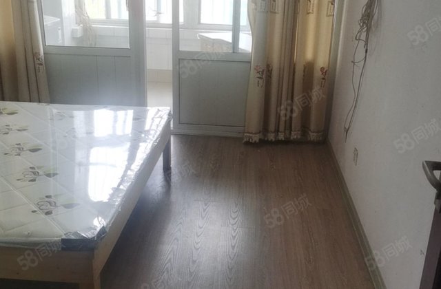 凤凰湖小区 南向采光好 低密度 商圈成熟 地暖，三居室东边户