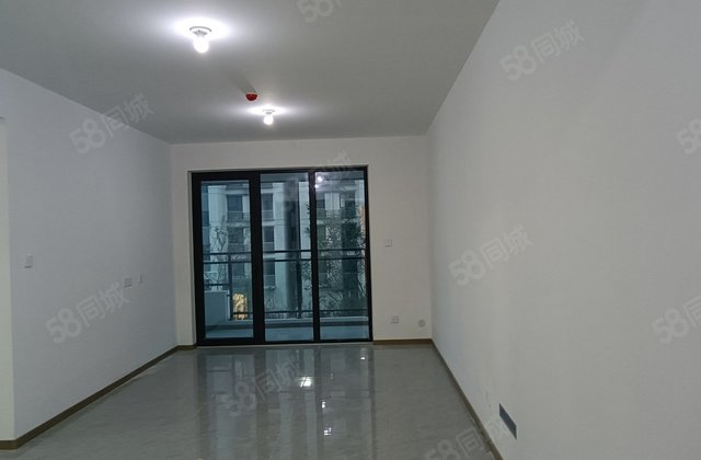 急售！民生城市领秀！大三室，送储藏室！方便看！低工房