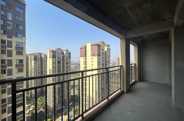 海景摩尔城4室2厅145㎡67.8万二手房图片