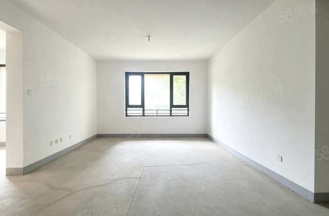 东昌东 实验旁 绿城百合新城 一楼带院 带车位 储藏室免大税