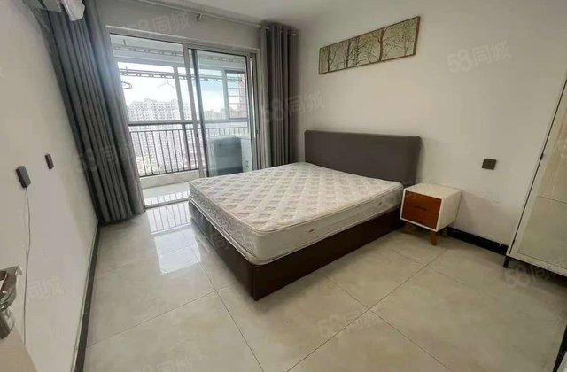 莲湖新城 水岸花语 带车位 双卫 三室 好楼层 单价七千多