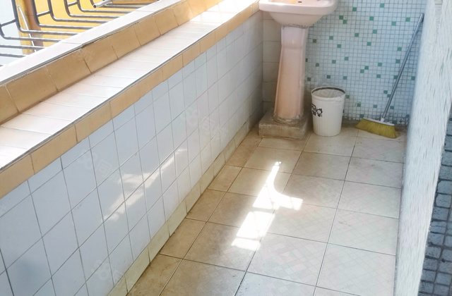 东胜大街小区3室1厅72㎡38万二手房图片