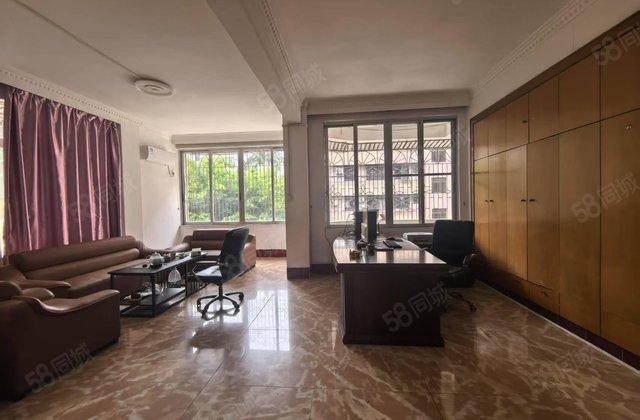 和兴花园4室2厅180.71㎡68万二手房图片