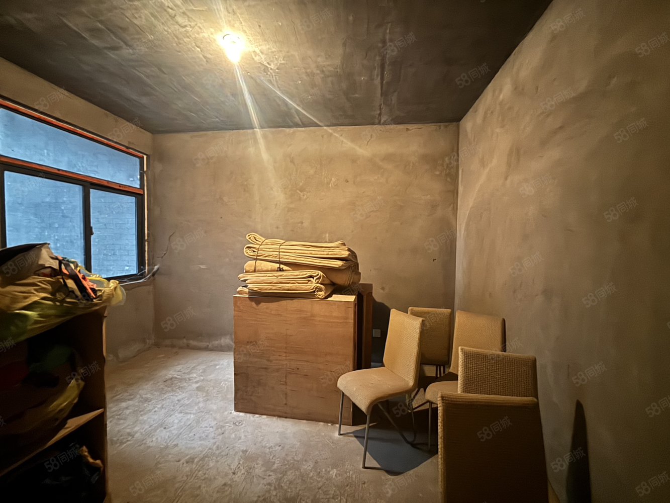 万华庭小区2室2厅1卫81㎡南北34万