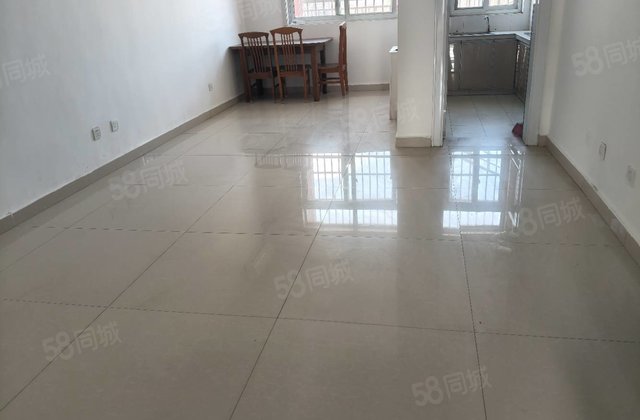 兴华路水城  薪水明珠 中央公馆70来万三室  中间楼层