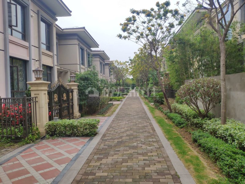 合景天汇广场4室2厅2卫155㎡南北413万