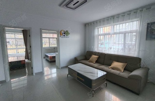 实验  附近电梯房精装修，带家具家电49.8万，可按揭